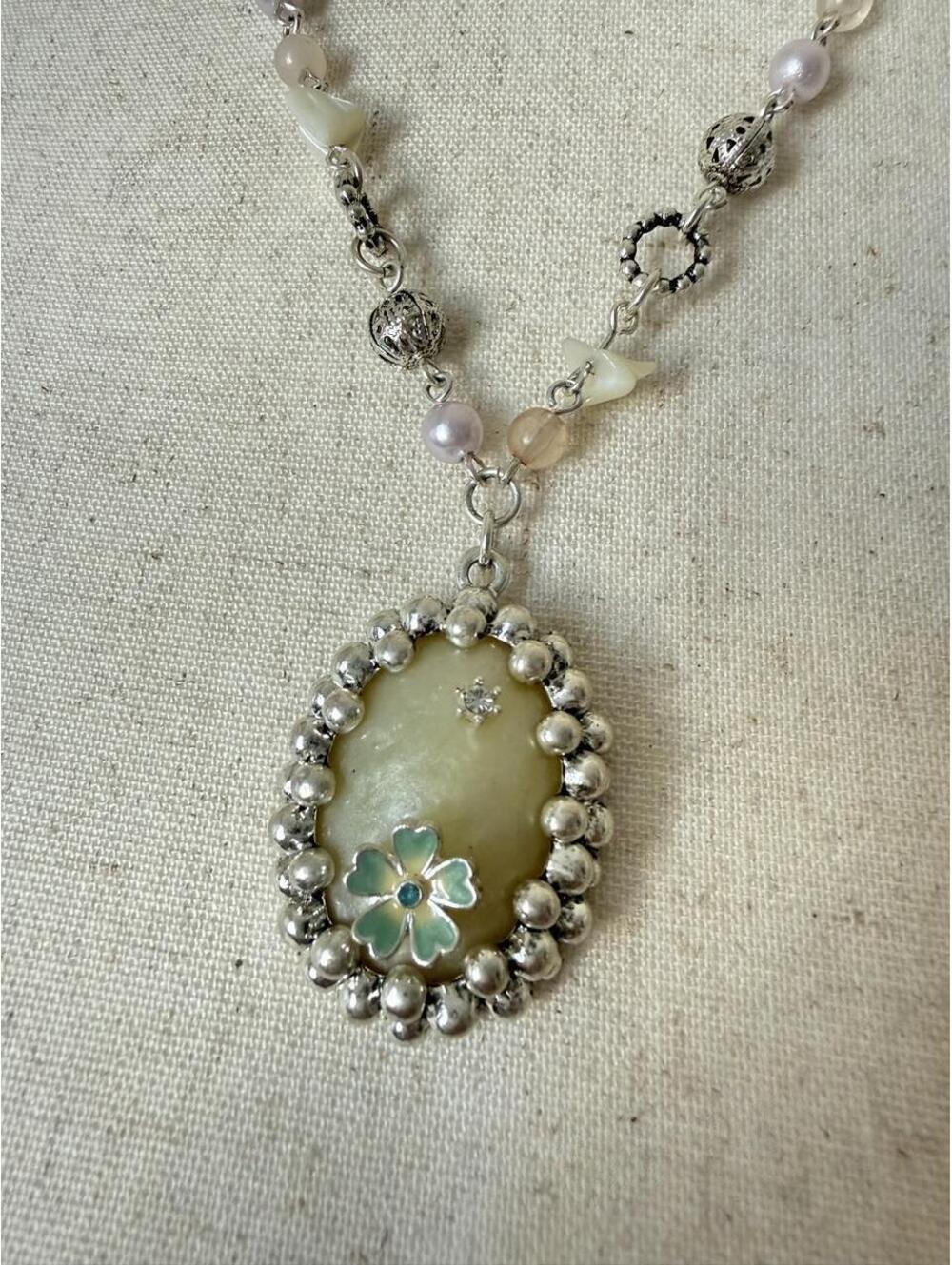 Boho Floral Cabochon Pendant Necklace Silver Tone Mixed Beads